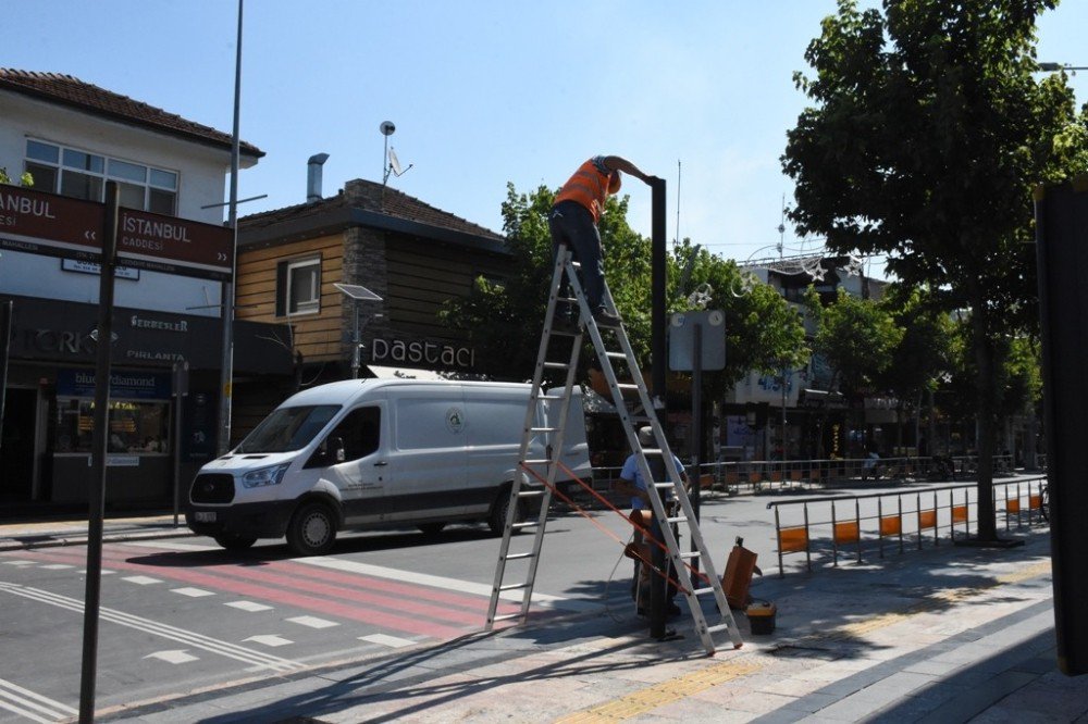 İstanbul Caddesinde Yaya Korkulukları Kaldırıldı