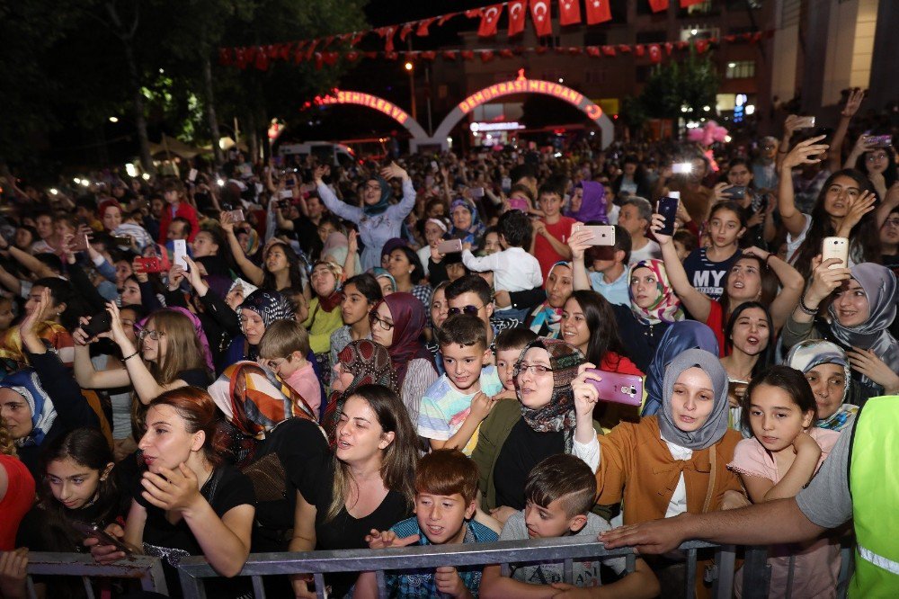 Kiraz Festivali’ne Coşkulu Başlangıç