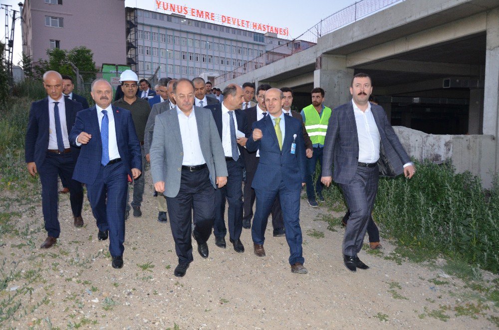 Bakan Akdağ, Yunus Emre Devlet Hastanesinde İncelemelerde Bulundu