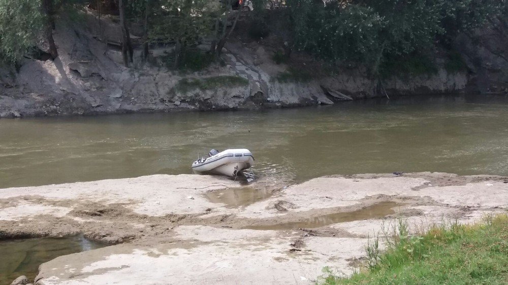 Sakarya Nehrine Düşen 10 Yaşındaki Çocuk Ölü Olarak Bulundu