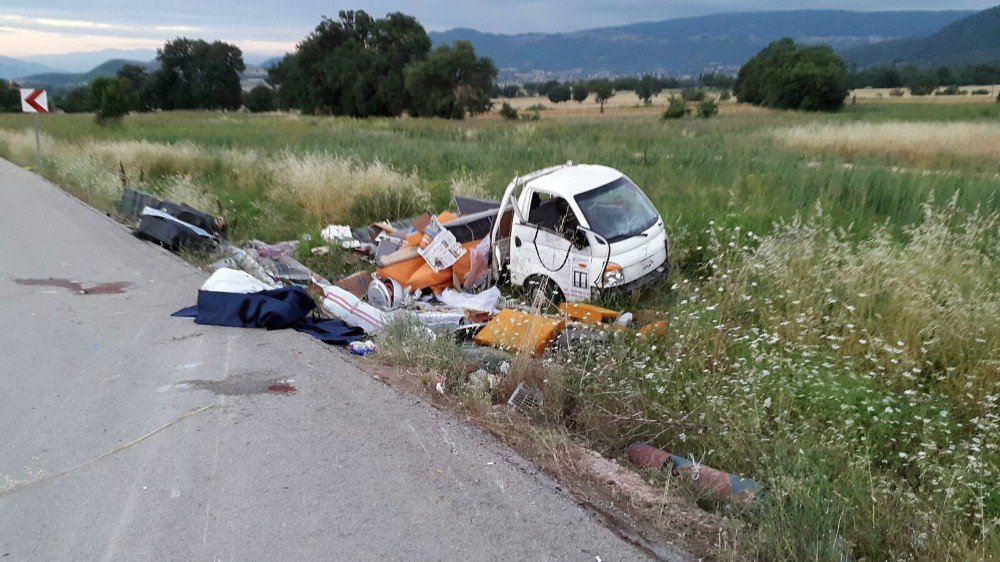 Tokat’ta Tır İle Kamyonet Çarpıştı: 3 Ölü, 1 Yaralı