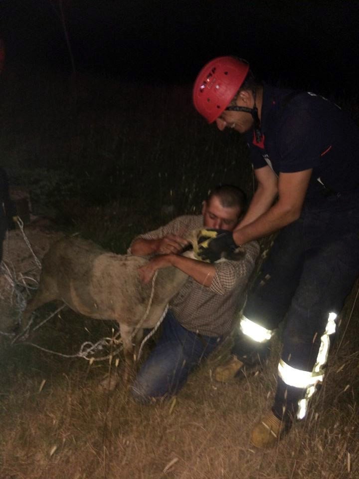 14 Metrelik Su Kuyusuna Düşen Koyunu İtfaiye Kurtardı