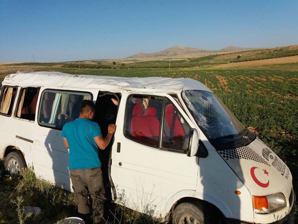 Karaman’da Tarım İşçilerini Taşıyan Minibüs Devrildi: 17 Yaralı