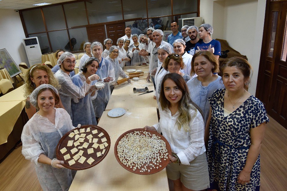 Kaleiçi Festivali’nde Ravyoli Ve Mantı Buluştu