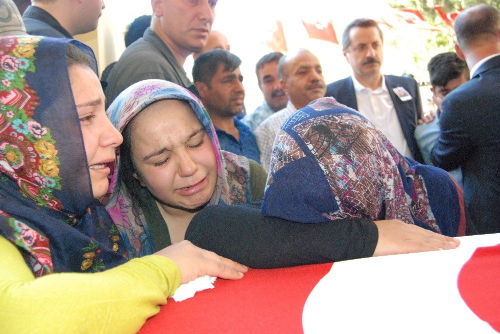 Binlerce Kişi Şanlıurfalı Şehidi Son Yolculuğuna Uğurlandı