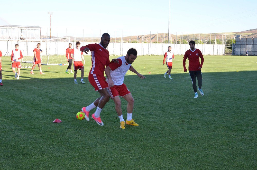 Sivasspor Yeni Sezon Hazırlıklarını Sürdürüyor