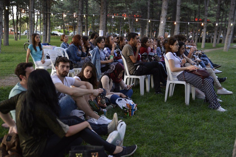 Açık Havada Sinema Keyfi Başladı