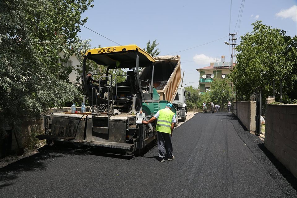 Tuşba Belediyesi’nden Devasa Bsk Asfalt Çalışmaları