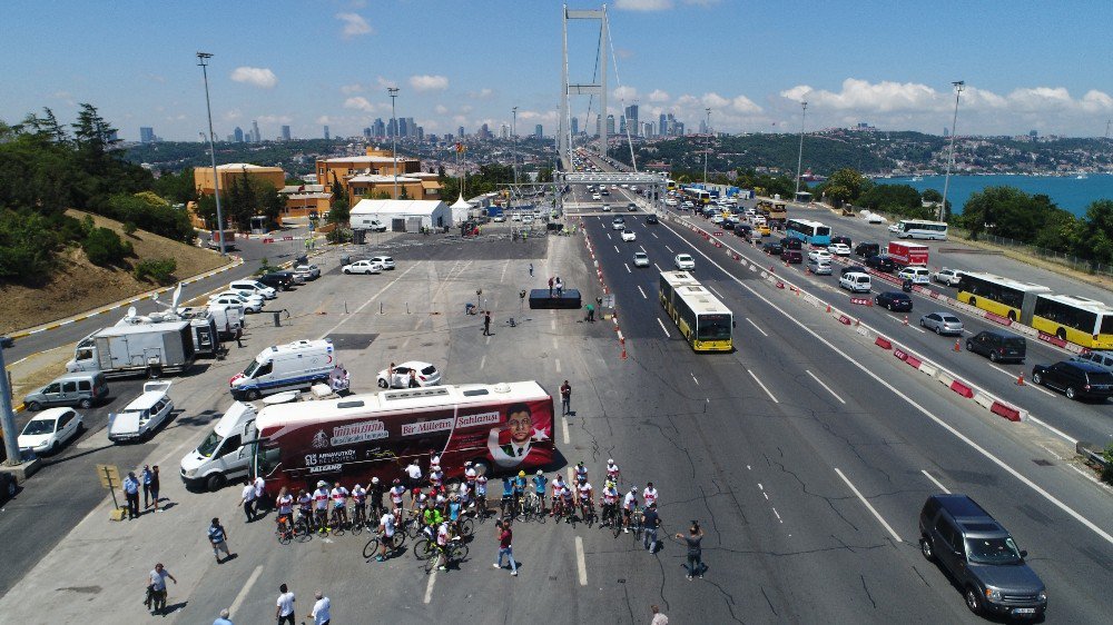 Ömer Halisdemir Anısına Pedal Çeviren 250 Bisikletlinin 15 Temmuz Şehitler Köprüsü’nden Geçişi Havadan Görüntülendi