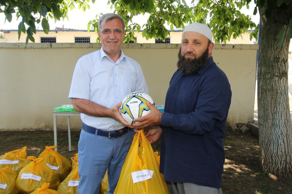 Yaz Kuran Kursu Öğrencileri Futbol Turnuvasına Tam Destek