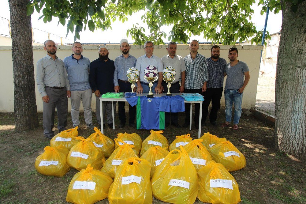 Yaz Kuran Kursu Öğrencileri Futbol Turnuvasına Tam Destek