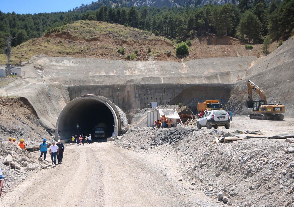 Demirkapı’da İkinci Tünel Çalışmaları Da Başladı