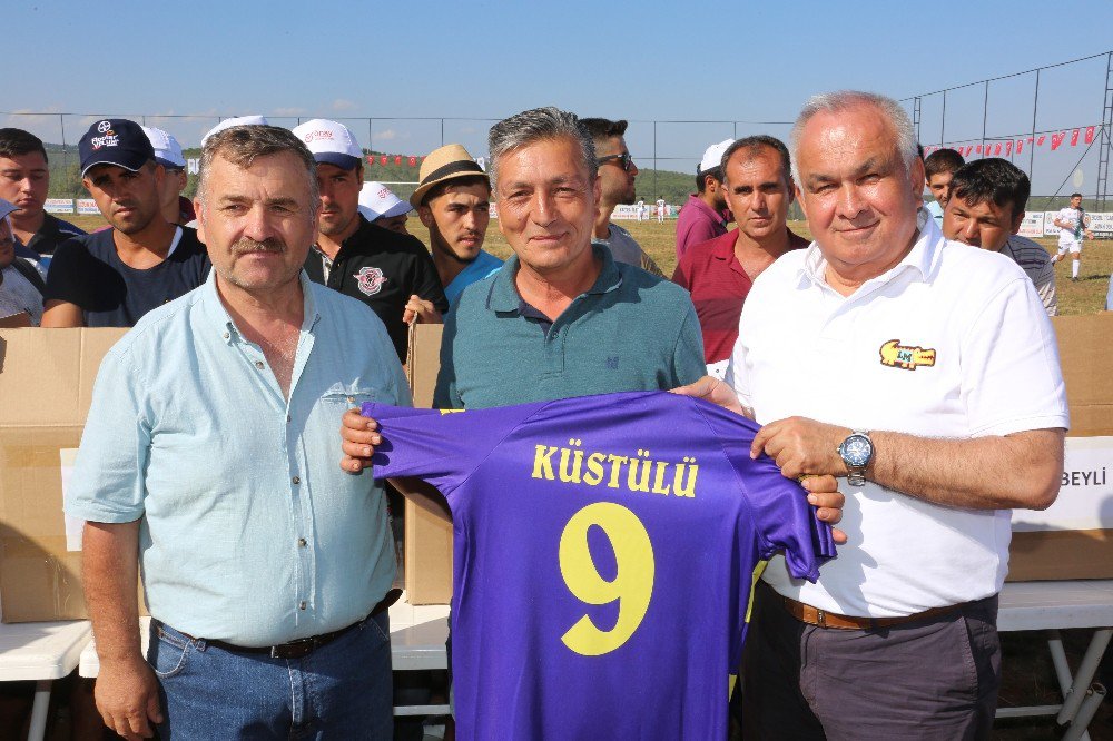 Erdemli’de Köylerarası Futbol Turnuvası Başladı