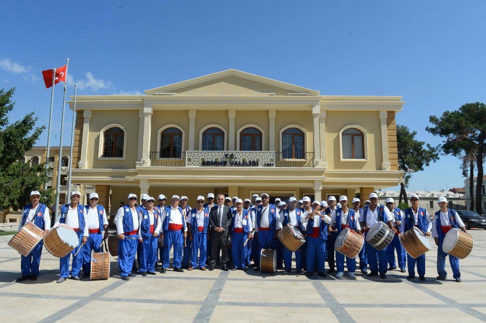 Edirne’nin Mülki Amirine Davullu Zurnalı Kırkpınar Daveti