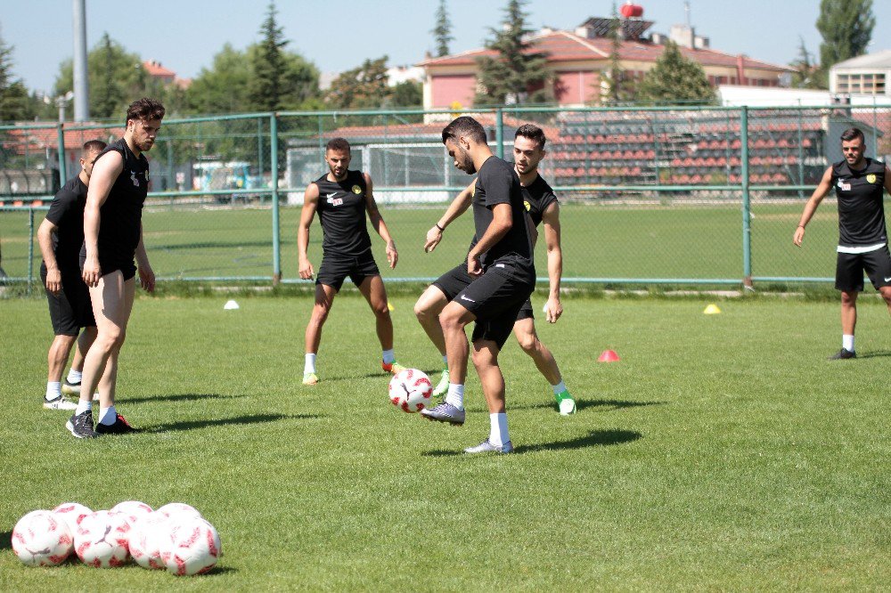 Eskişehirspor’da Çalışmalar Sürüyor