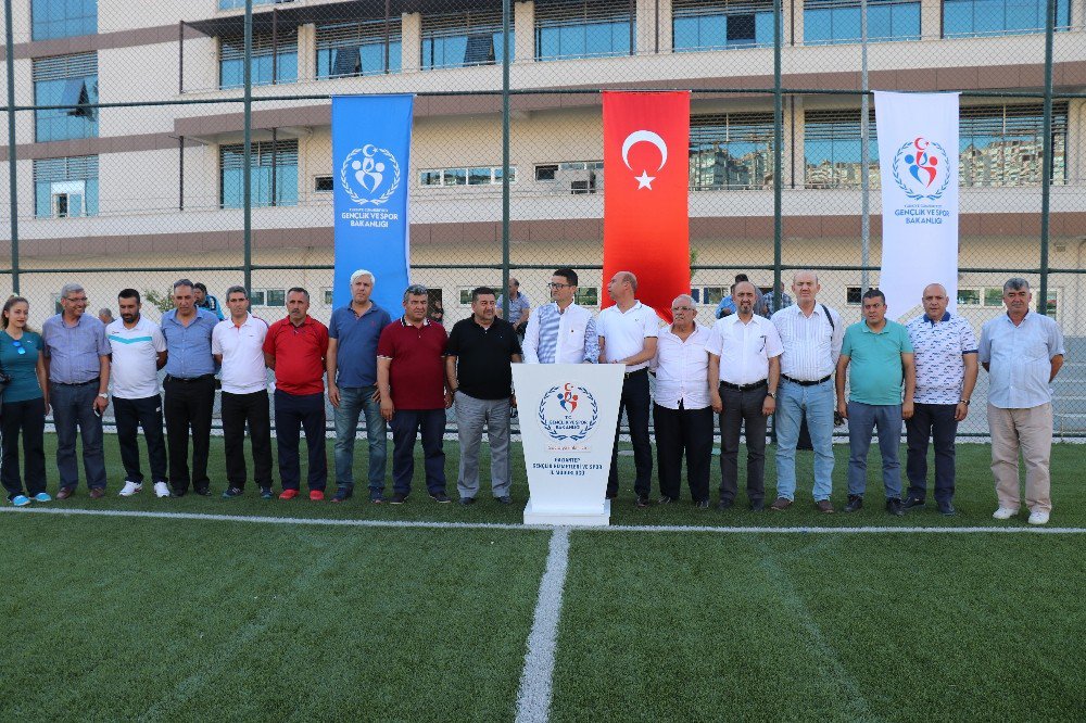 Gaziantep’te 15 Temmuz Şehitleri Ve Demokrasi Kupası Başladı