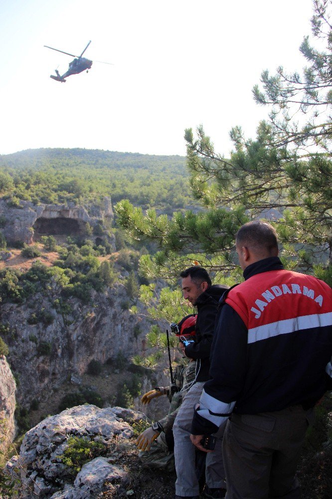 Kanyonda Mahsur Kalan Dağcılar Askeri Helikopterle Kurtarıldı