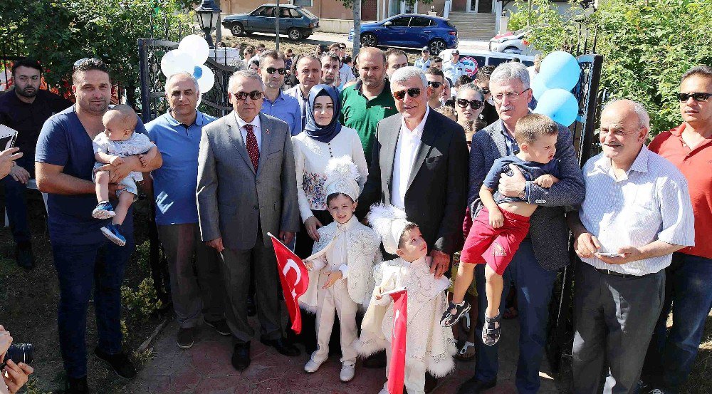 Başkan Karaosmanoğlu, Şehit Çocuklarını Yalnız Bırakmadı