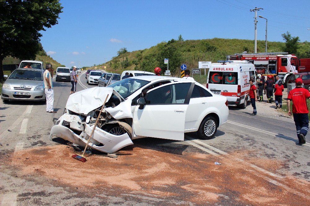 Kafa Kafaya Çarpıştılar: 3 Yaralı