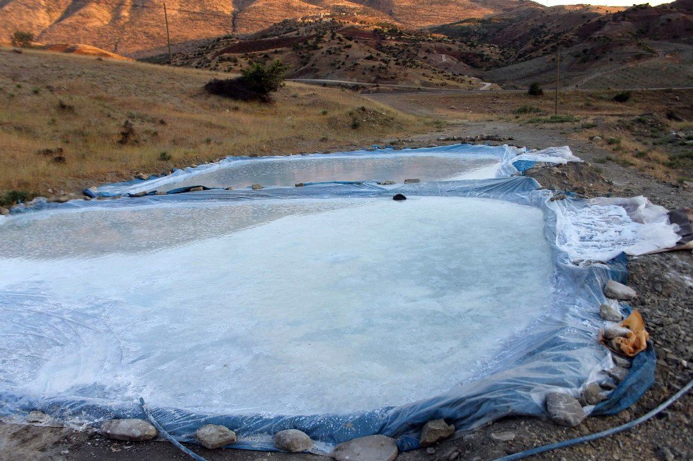 Siirt’te Kaya Tuzu Gençlerin Geçim Kaynağı Oldu