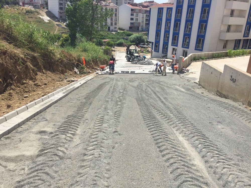 Süleymanpaşa Belediyesi Ekipleri Yol Çalışmalarını Dört Koldan Sürdürüyor