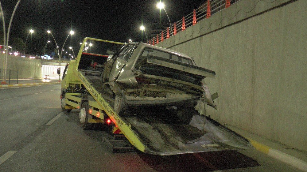 Yolda Kalan Otomobili İteklemeye Çalışan Kadına Başka Araç Çarptı