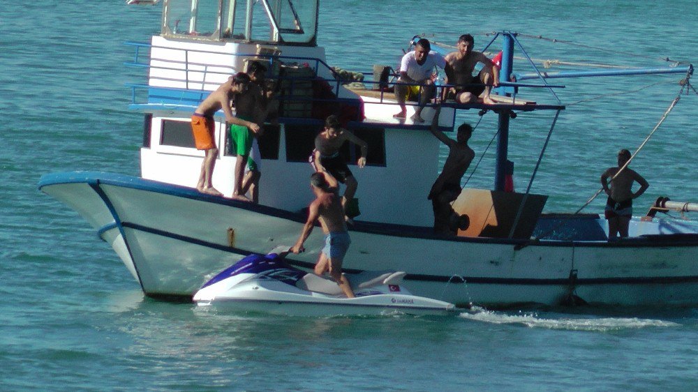 Jet Ski İle Tehlikeli Oyun Kameralarada