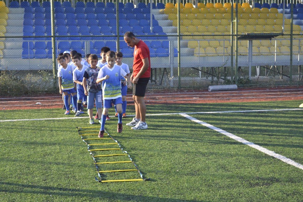 Alaplı Belediye Yaz Spor Okulu Futbol İle Start Aldı