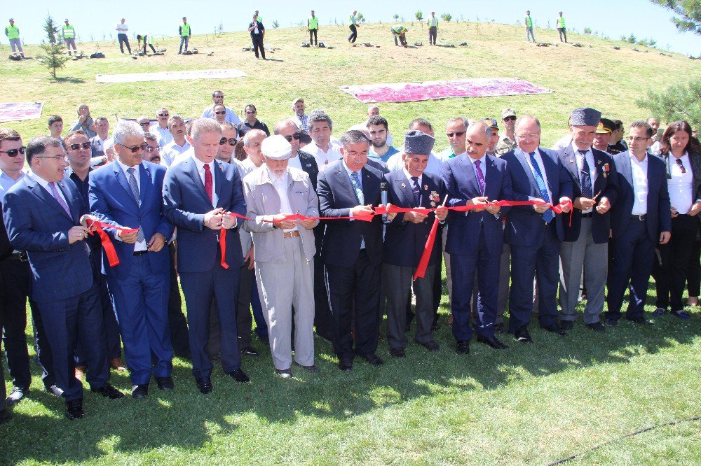 Milli Eğitim Bakanı Yılmaz, Sivas’ta Şehit Ailelerini Ziyaret Etti