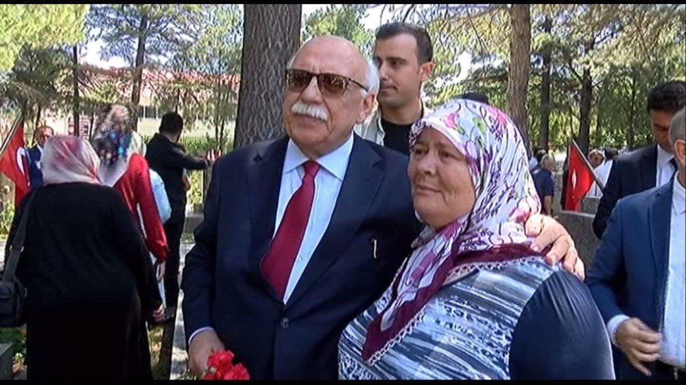 “Bakanım Hoşgeldiniz, Bir Resim Çektirem Komşular Kıskansın”