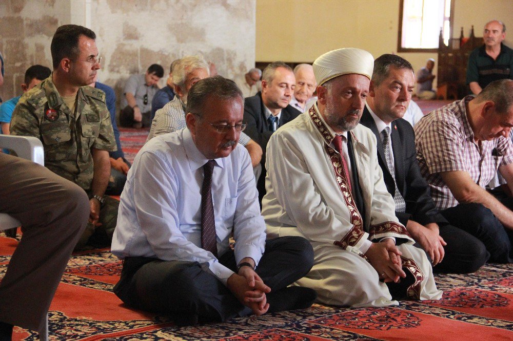 Edirne Ulu Cami’de 15 Temmuz Şehitleri İçin Mevlit Okutuldu