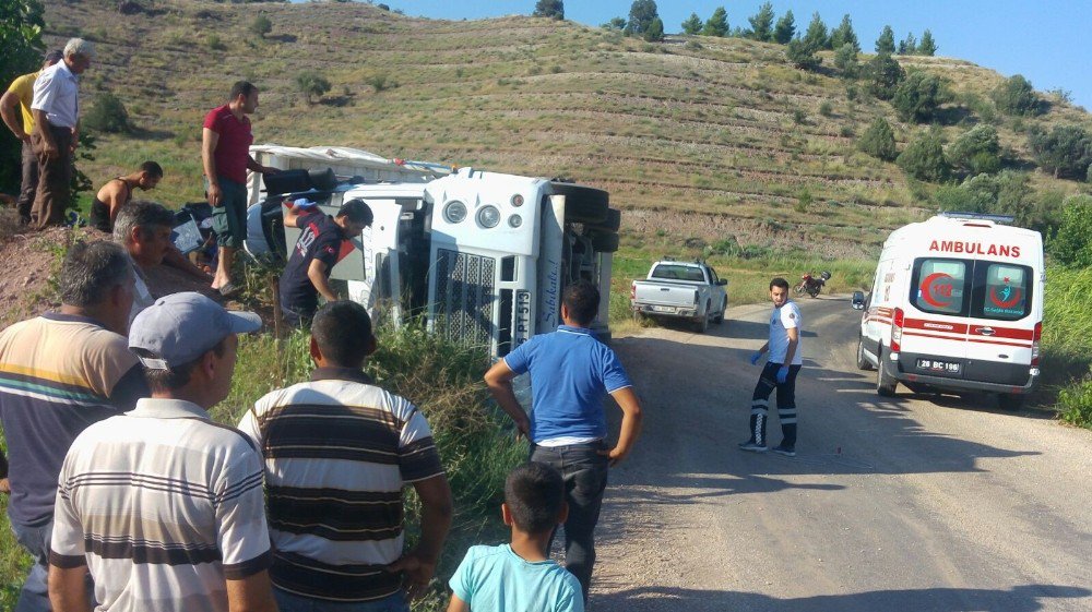 Eskişehir’de Tır Devrildi: 1’i Ağır 3 Yaralı