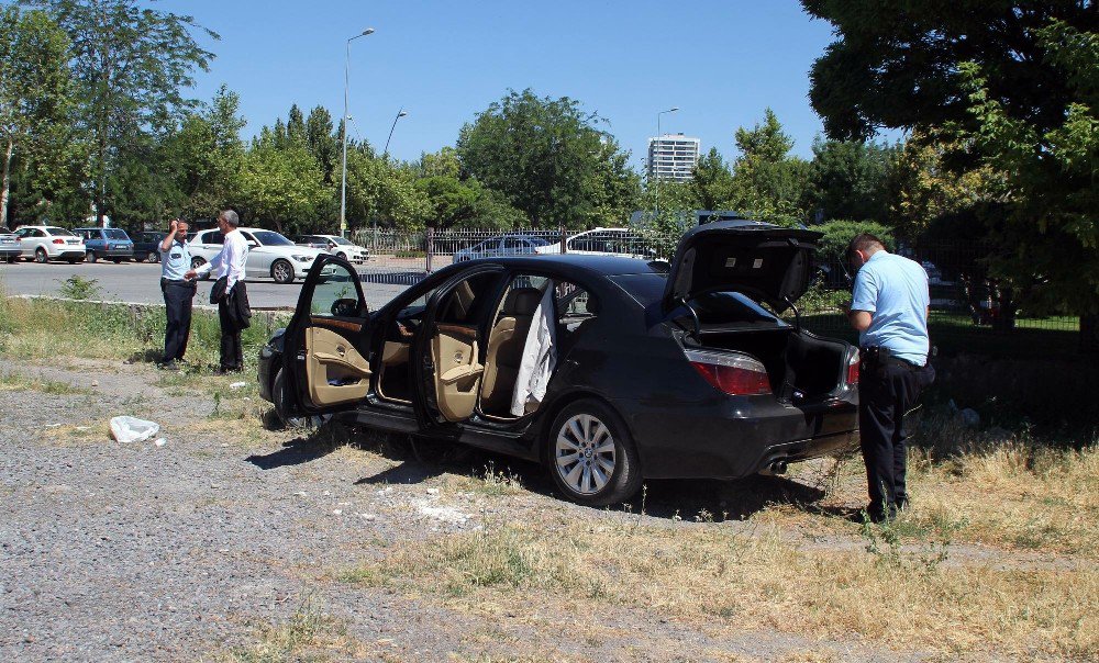 Kurşunladığı Otomobilin Altında Kaldı