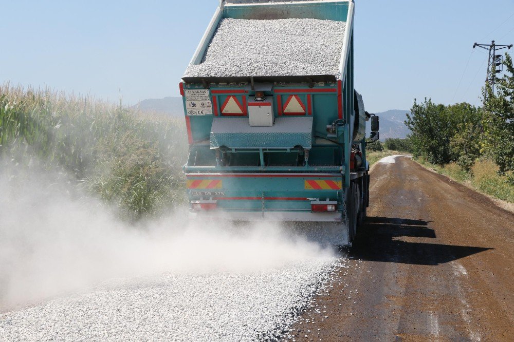 Manisa Genelindeki Yollarda Çalışmalar Sürüyor