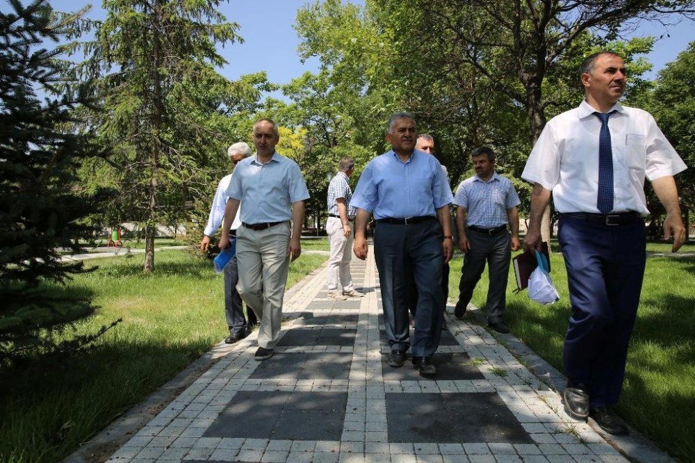 Başkan Büyükkılıç Gençlik Parkı Çalışmalarını İnceledi