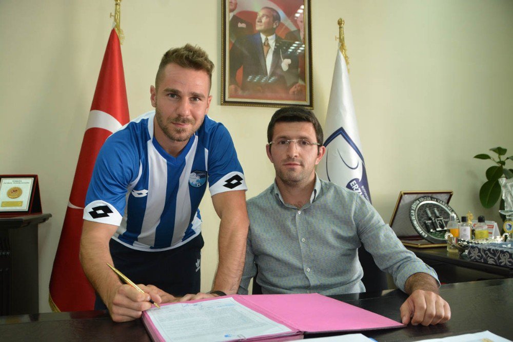 Akhisar Belediyesporlu Tolga Ünlü, B.b. Erzurumspor’a İmza Attı