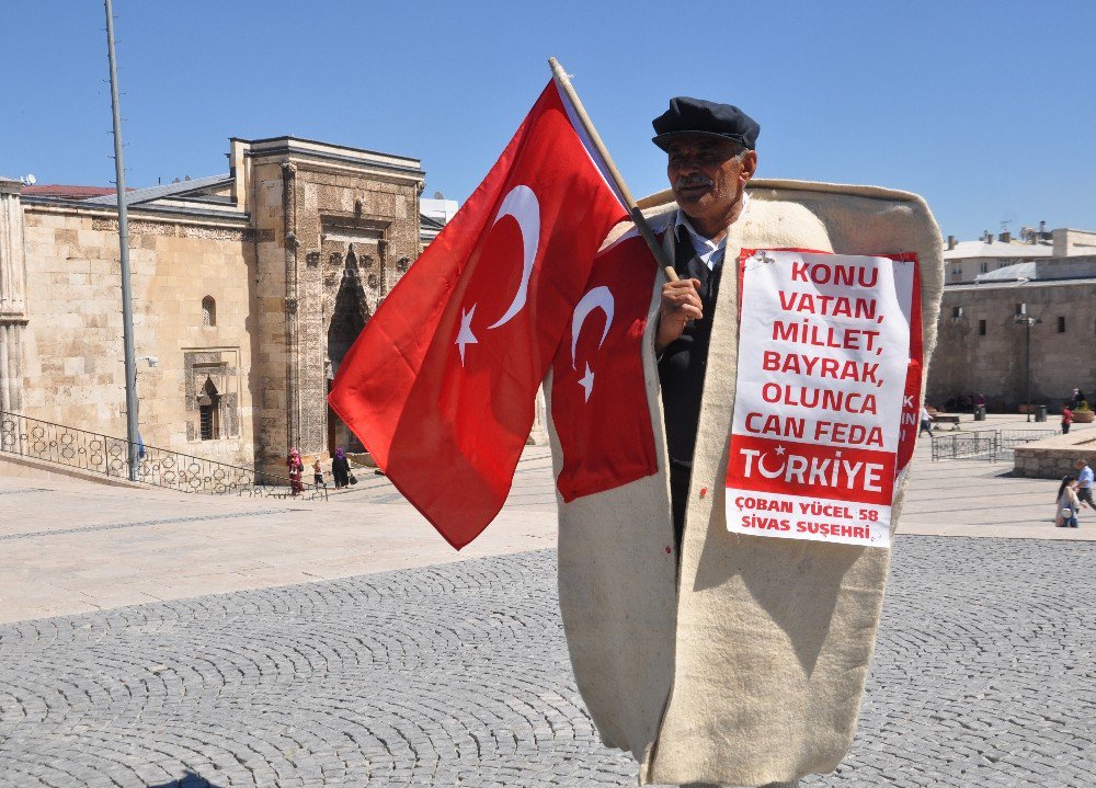 Çoban Gütmüyor, Kepeneği İle Gezerek Tanıtıyor