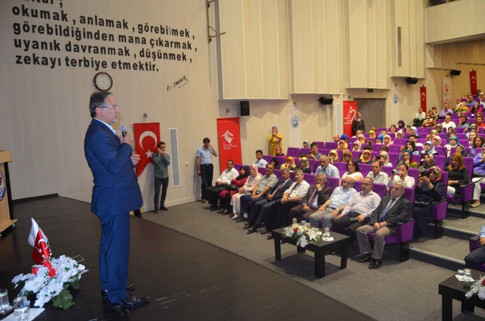 Prof.dr. Mustafa Karataş “Her Çocuğun Bir Ailesi Olmalı. Koruyucu Aile Hizmetinin İslam’daki Yeri” Konulu Konferansta Konuştu