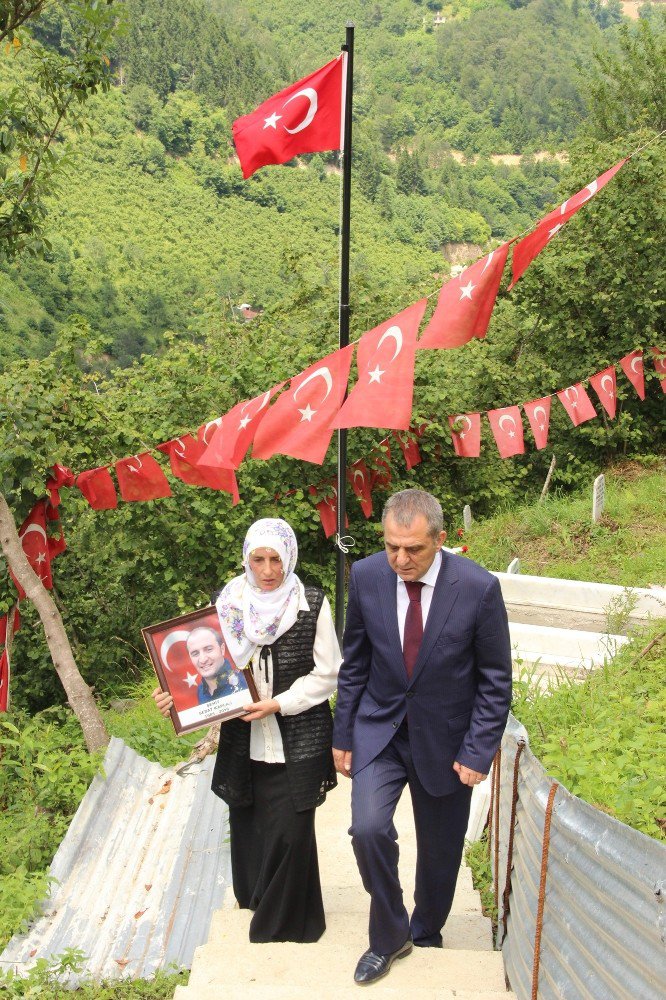 Başkan Sağıroğlu’ndan Demokrasi Şehidinin Mezarına Ziyaret