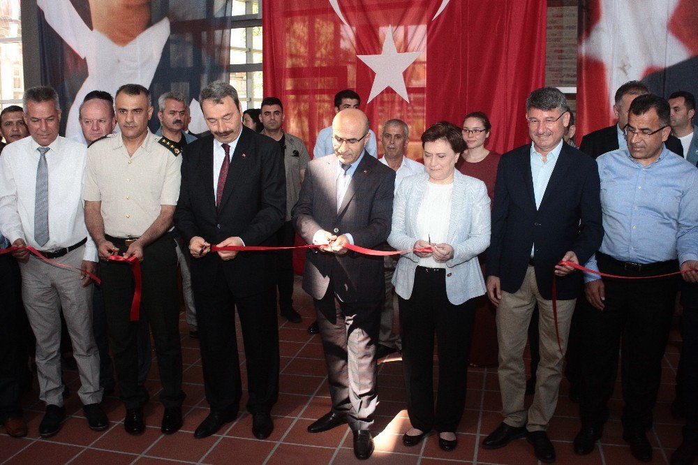 15 Temmuz Demokrasi Ve Milli İrade Sergisi Açıldı