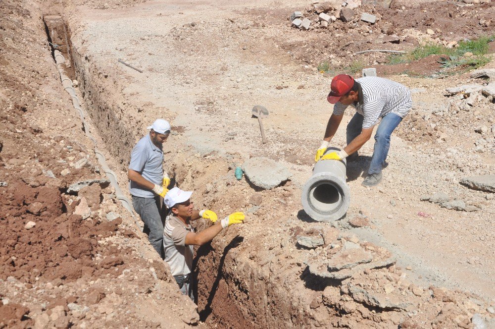 Gölbaşı İlçesinde Altyapı Çalışmaları Devam Ediyor