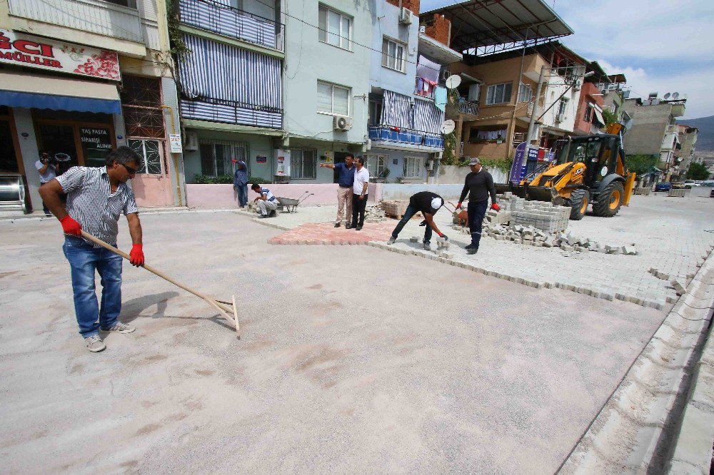 Bayraklı’nın Cadde Ve Sokakları Yenileniyor