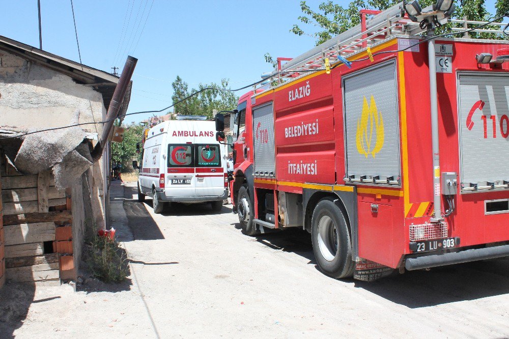 Ekmeklikte Çıkan Yangında 2 Kadın Hastanelik Oldu