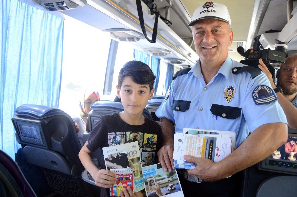 Uzun Yol Otobüslerinde Emniyet Kemeri Bilgilendirmesi Yapıldı