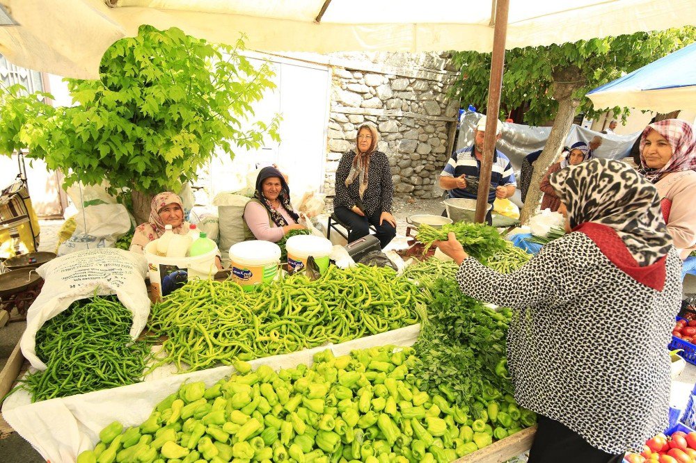 Civar Şehirler De Sivrihisar Halk Pazarından Alışveriş Yapıyor