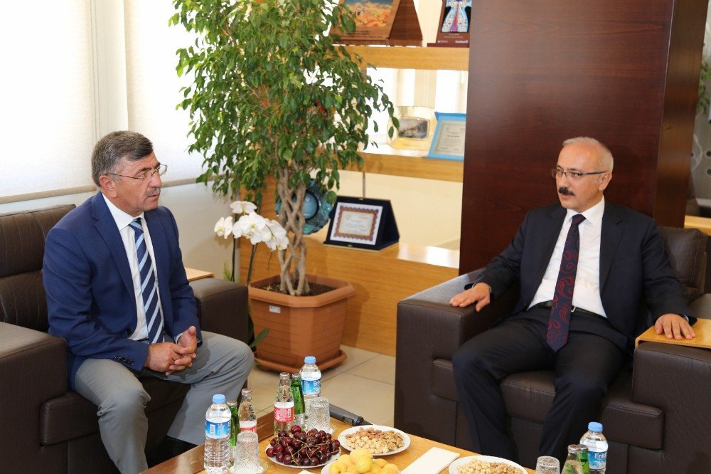Kalkınma Bakanı Lütfi Elvan Başkan Akdoğan’ı Ziyaret Etti