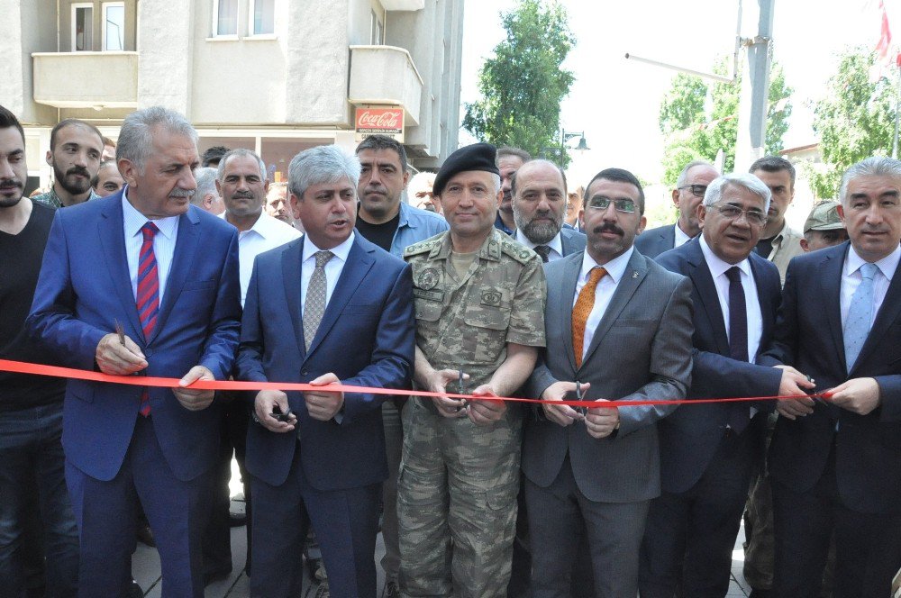 Kars’ta 15 Temmuz Sergisi Açıldı