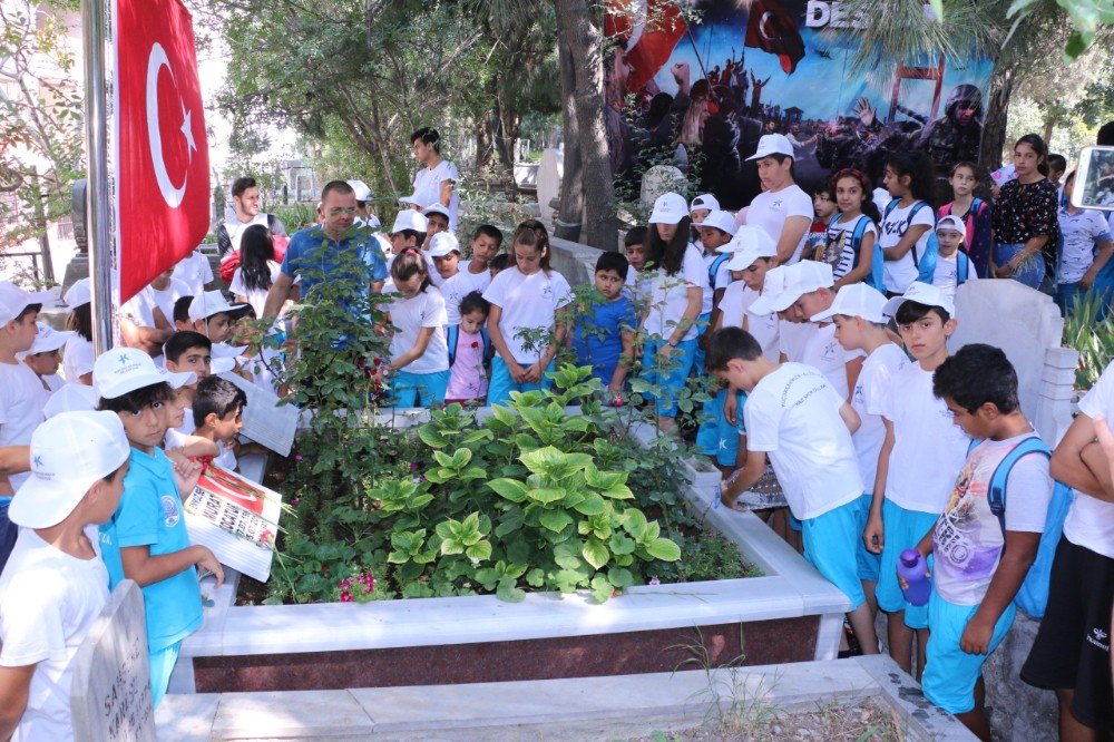 Öğrenciler 15 Temmuz Şehitlerini Unutmadı