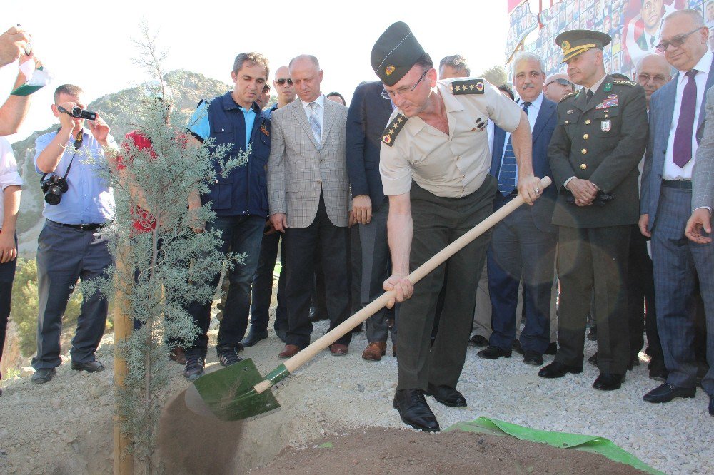 Manisa’da 15 Temmuz Şehitleri Hatıra Ormanı Oluşturuldu