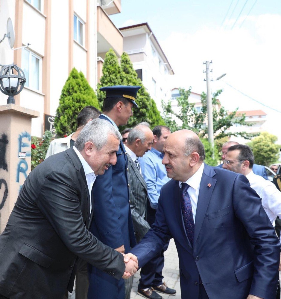 Bakan Işık, 15 Temmuz Gazisini Ziyaret Etti